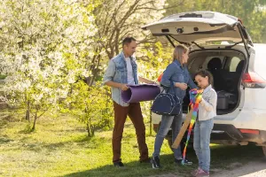 Cómo simular presencia en casa cuando viajás: luces, rutinas y checklist