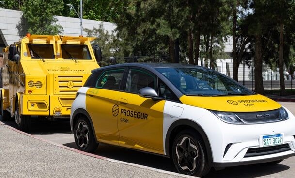 Prosegur continúa trabajando por la movilidad sustentable e incorpora 12 autos eléctricos Prosegur continúa trabajando por la movilidad sustentable e incorpora 12 autos eléctricos